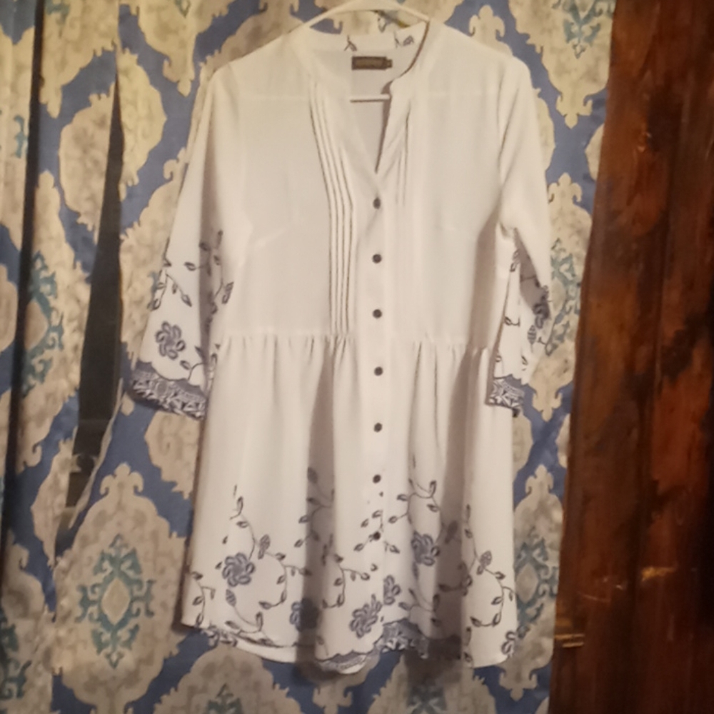 Women's long Blouse Sz M